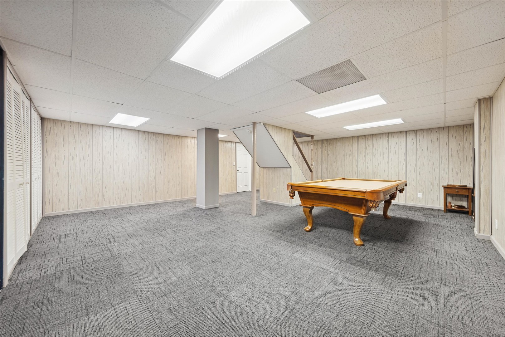 312 Leeds Court, Naperville, IL 60565