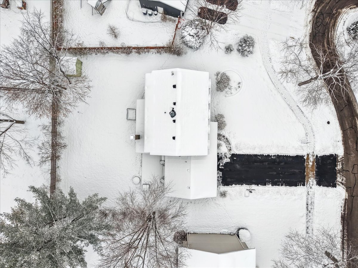 312 Leeds Court, Naperville, IL 60565