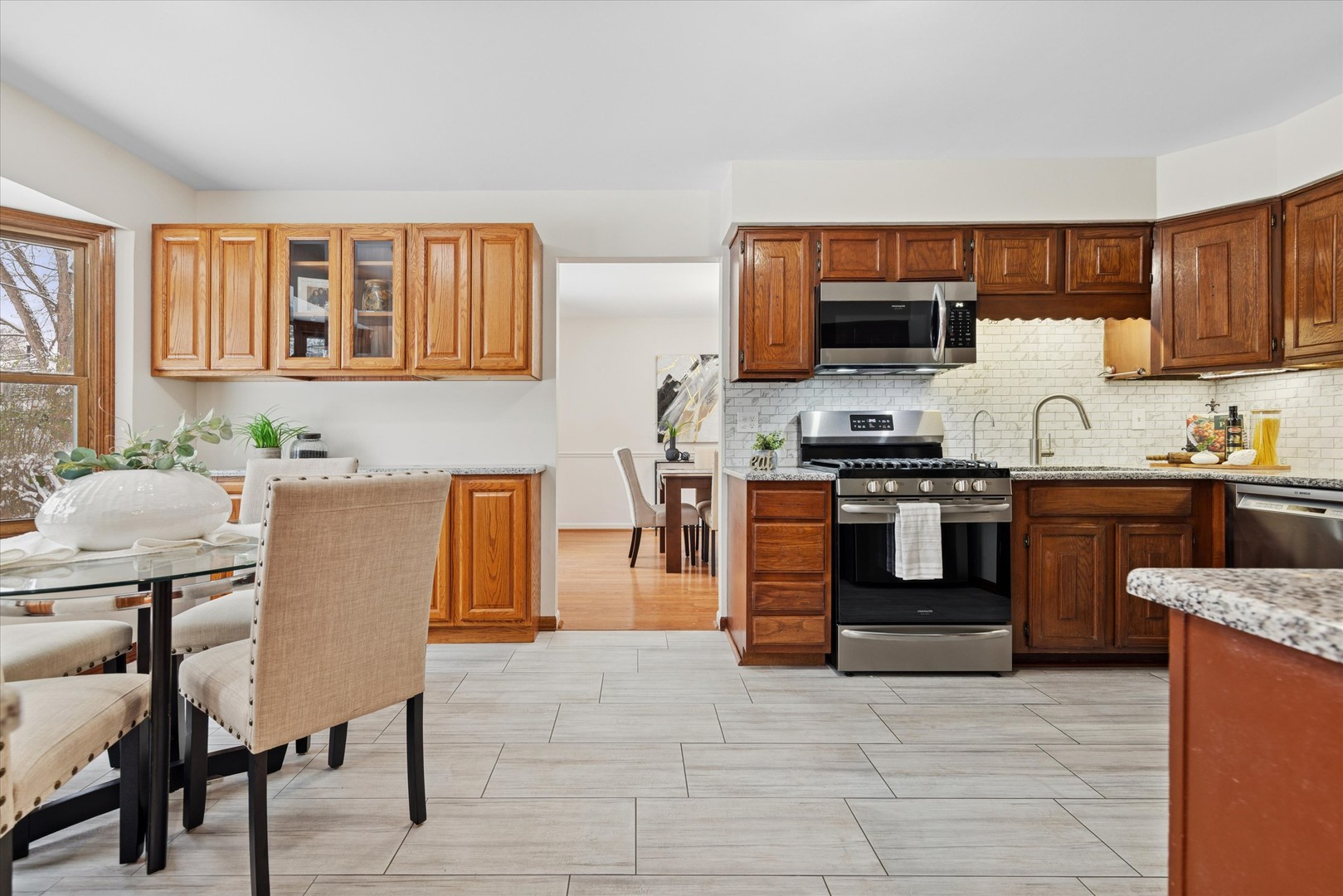 312 Leeds Court, Naperville, IL 60565