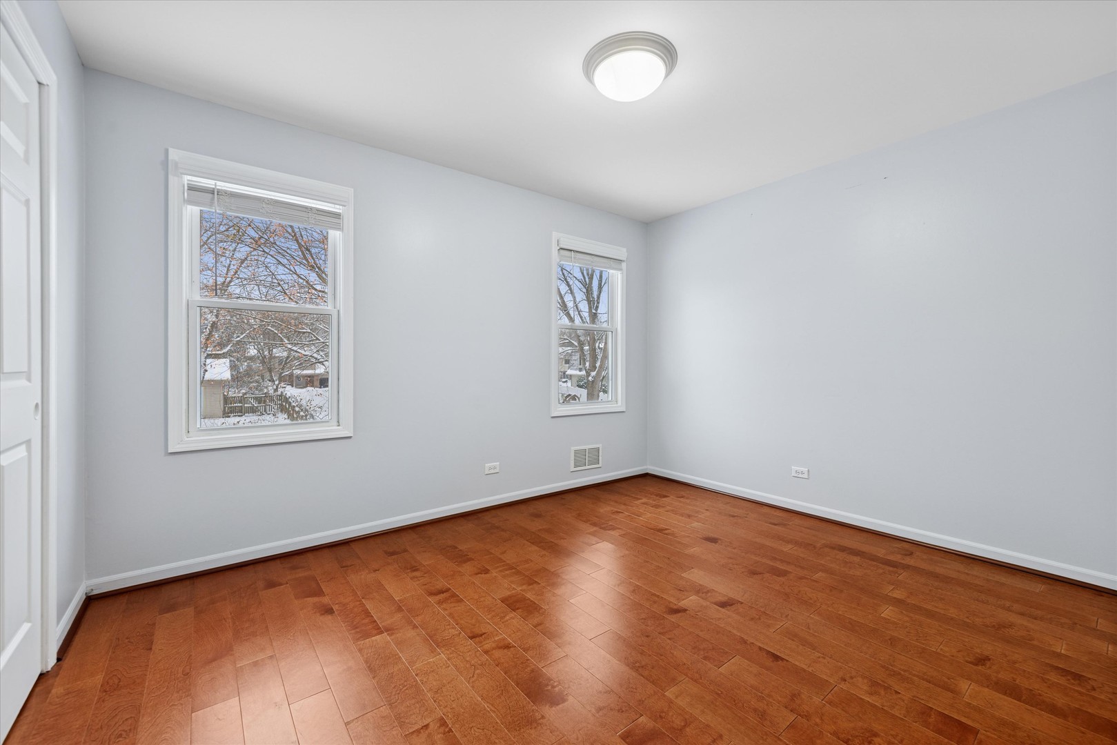 312 Leeds Court, Naperville, IL 60565