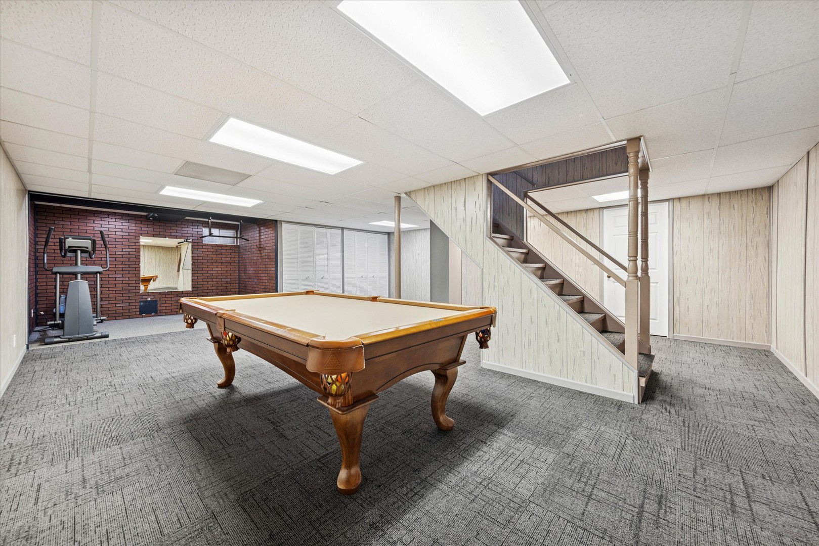 312 Leeds Court, Naperville, IL 60565