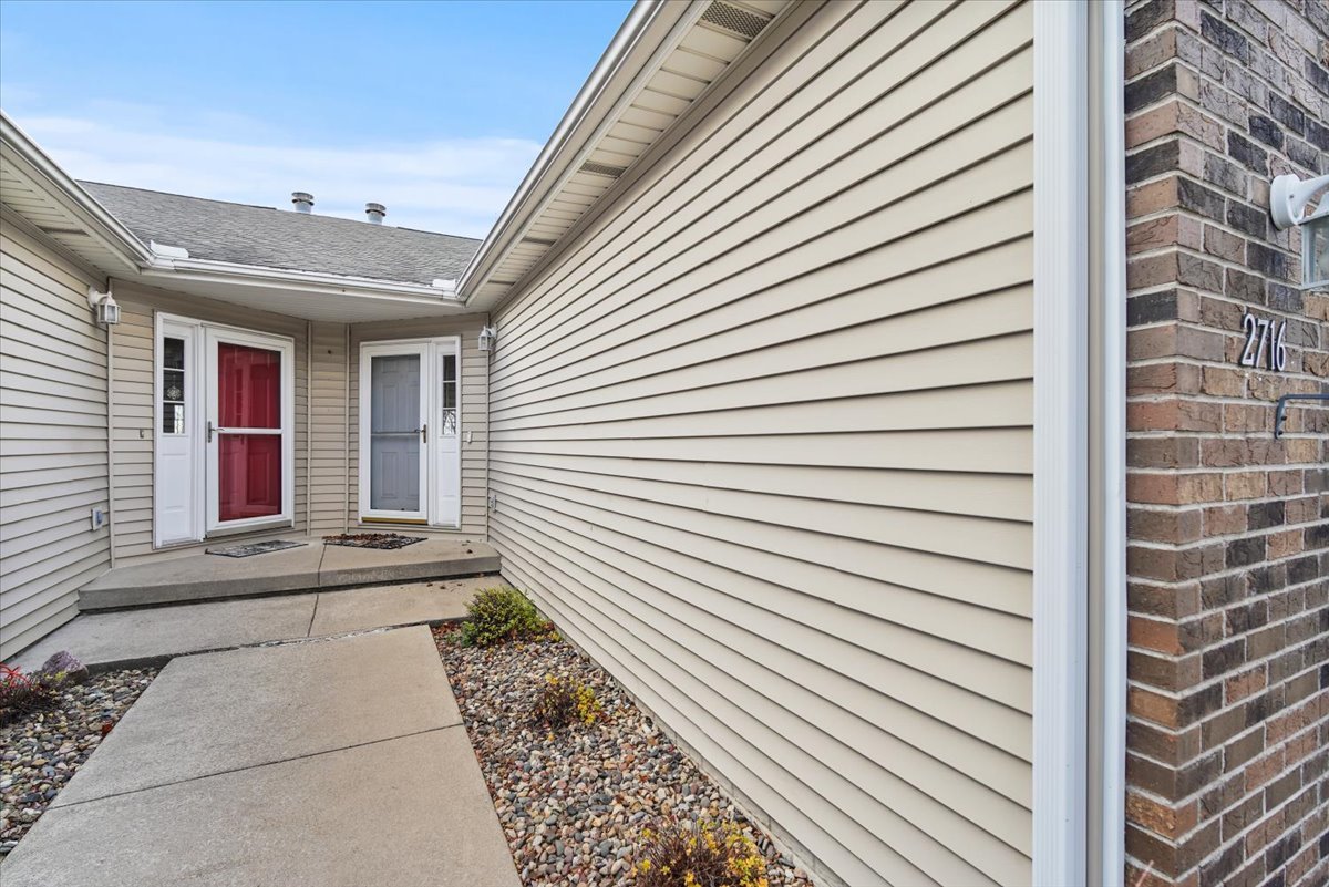 2716 Westbrook Drive, Bloomington, IL 61705