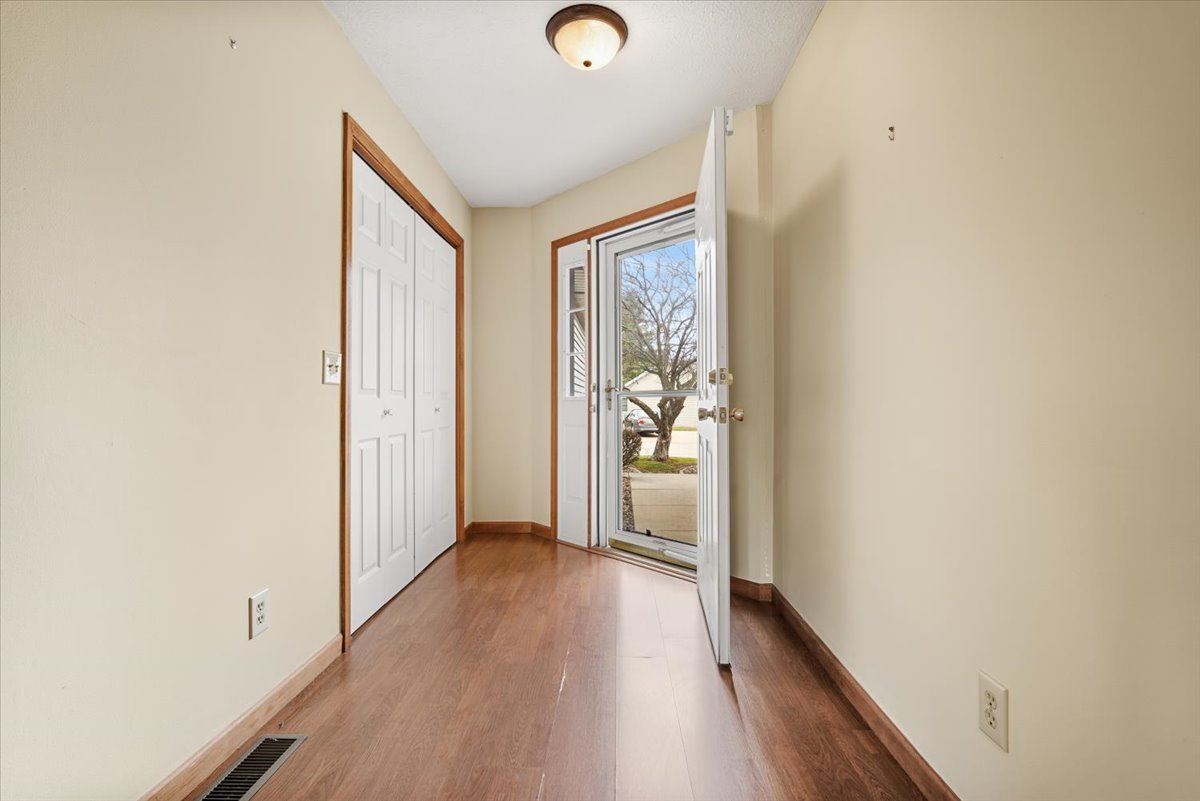 2716 Westbrook Drive, Bloomington, IL 61705