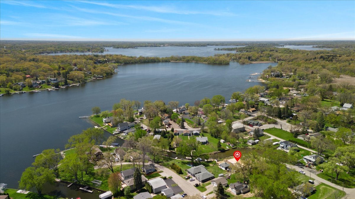 39457 N Forest Avenue, Antioch, IL 60002