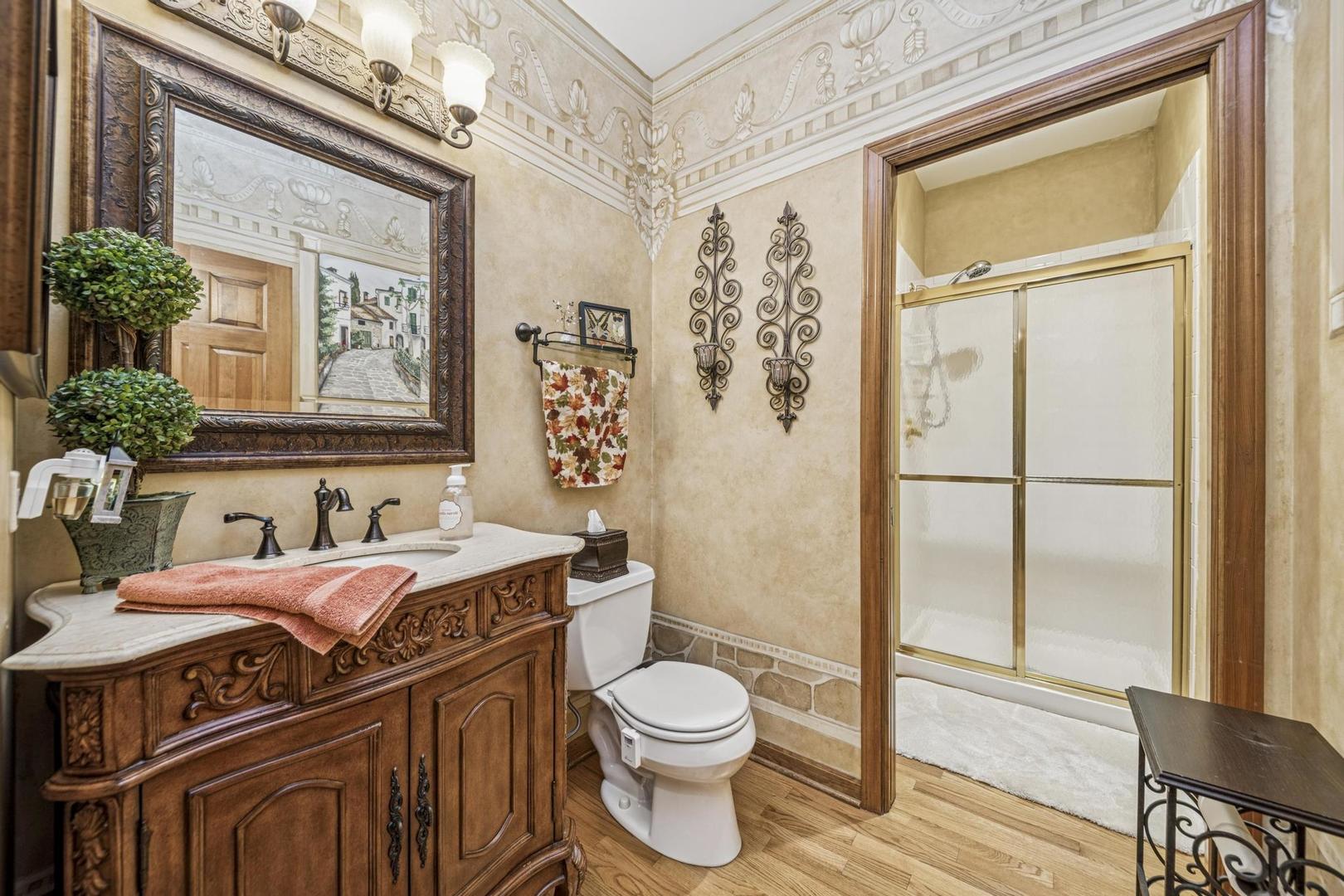 911 Hampton Drive, Carol Stream, IL 60188