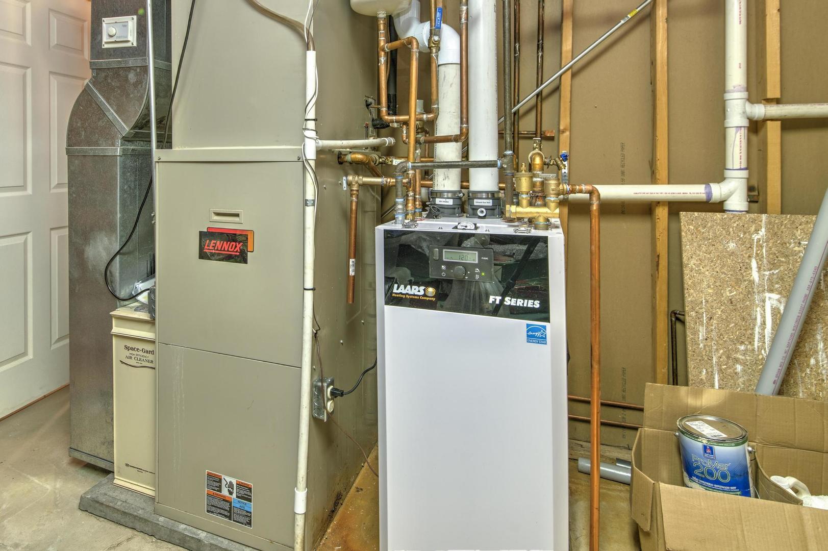 911 Hampton Drive, Carol Stream, IL 60188