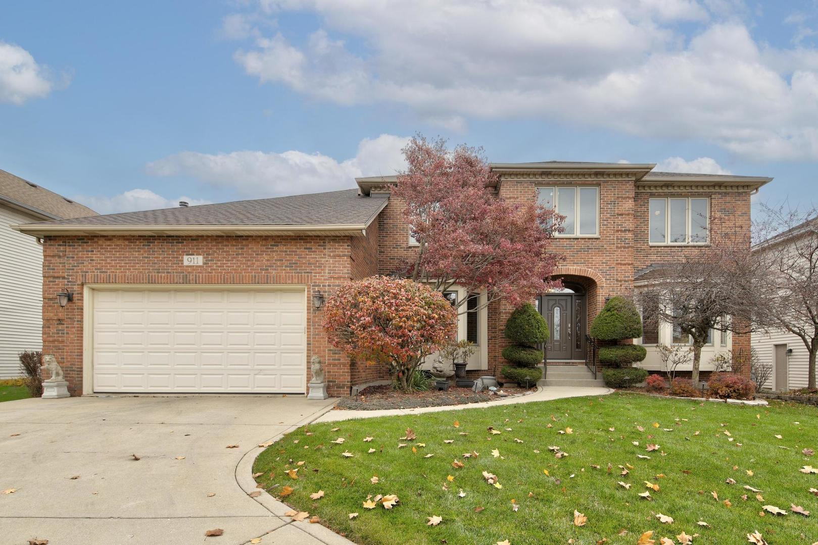 911 Hampton Drive, Carol Stream, IL 60188