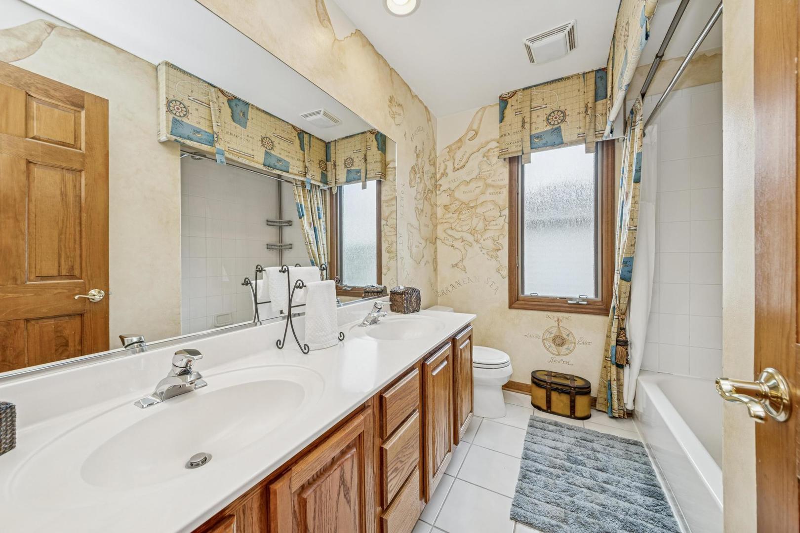 911 Hampton Drive, Carol Stream, IL 60188