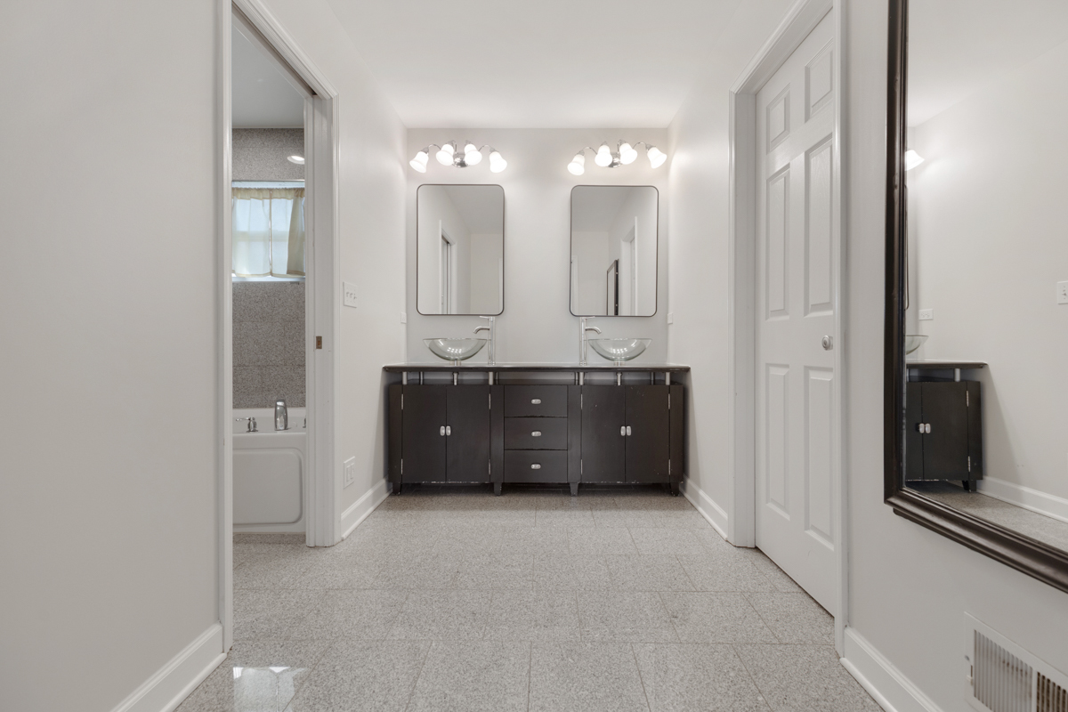 399 Fulton Street, South Elgin, IL 60177