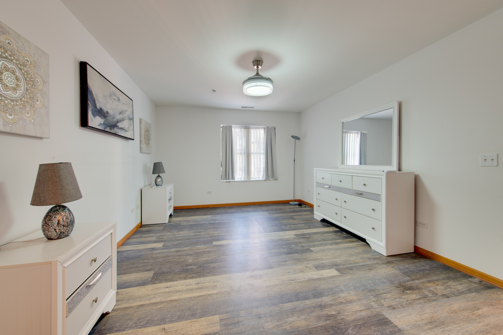 100 N Bokelman Street #329, Roselle, IL 60172