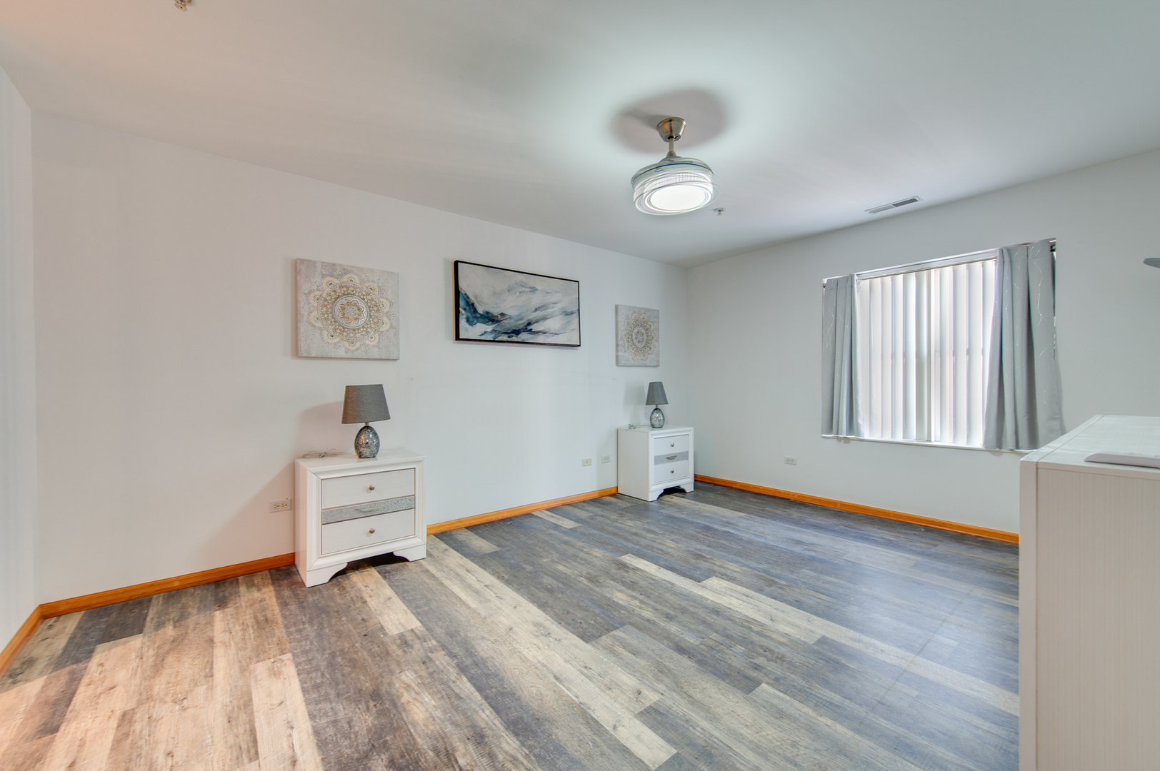 100 N Bokelman Street #329, Roselle, IL 60172