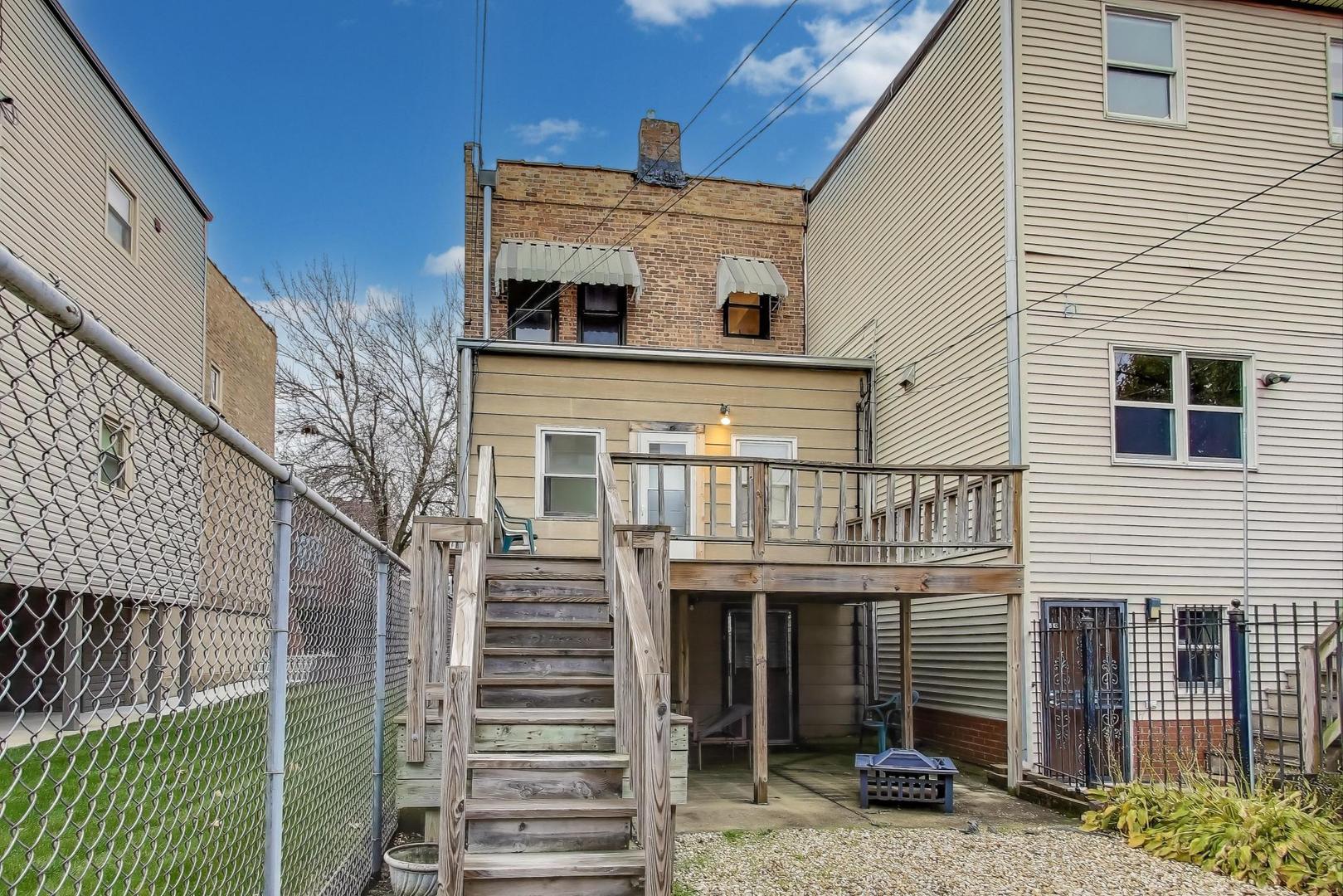 902 S Claremont Avenue, Chicago, IL 60612