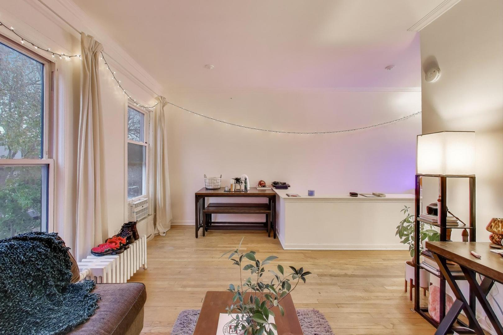 902 S Claremont Avenue, Chicago, IL 60612