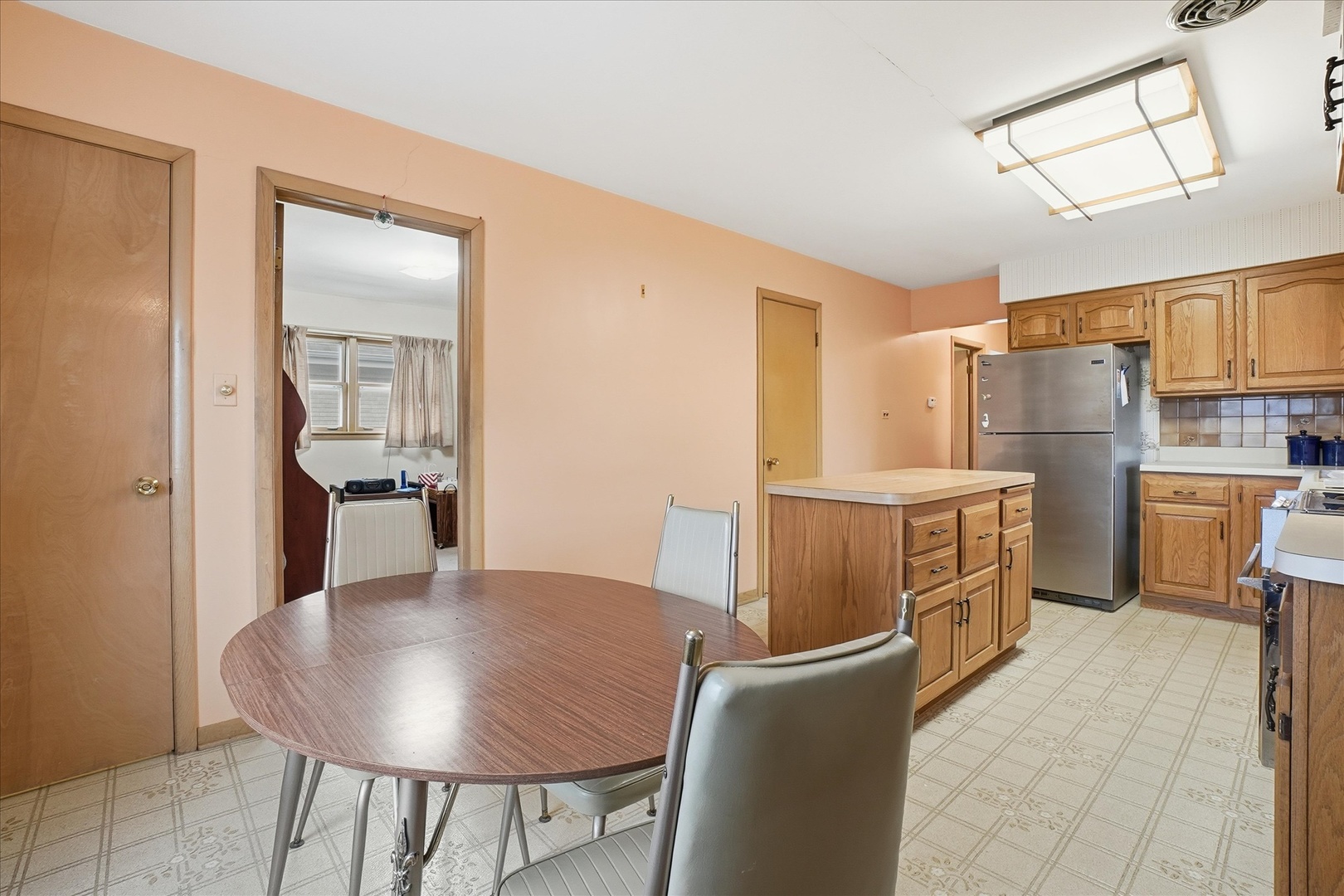 1542 Homestead Road, La Grange Park, IL 60526