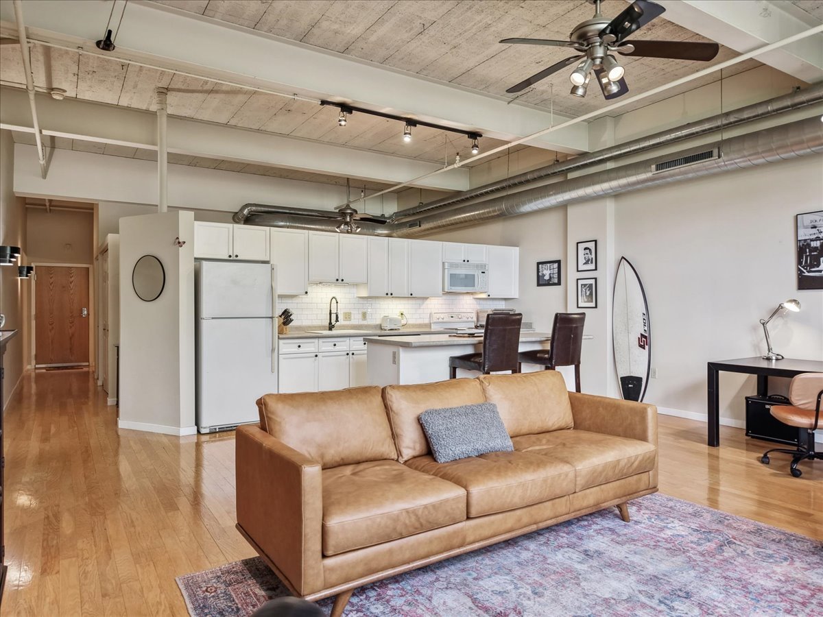 234 E Reservoir Avenue #212, Milwaukee, WI 53212