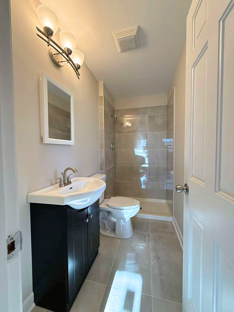 1704 S Highland Avenue, Arlington Heights, IL 60005