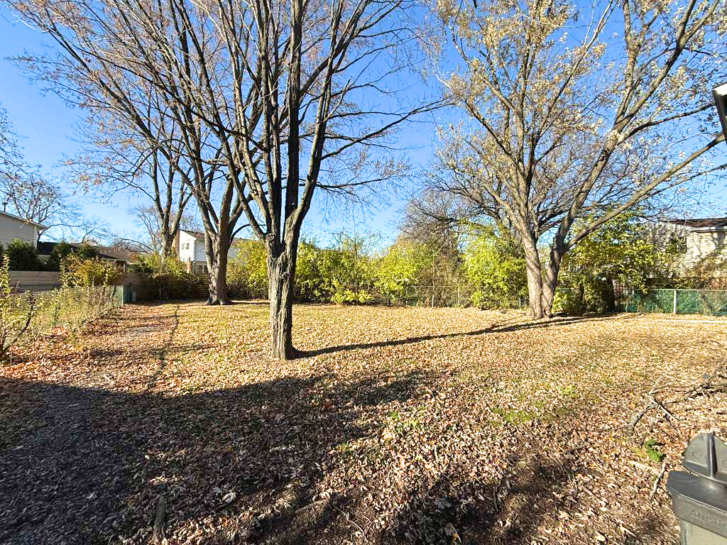 1704 S Highland Avenue, Arlington Heights, IL 60005