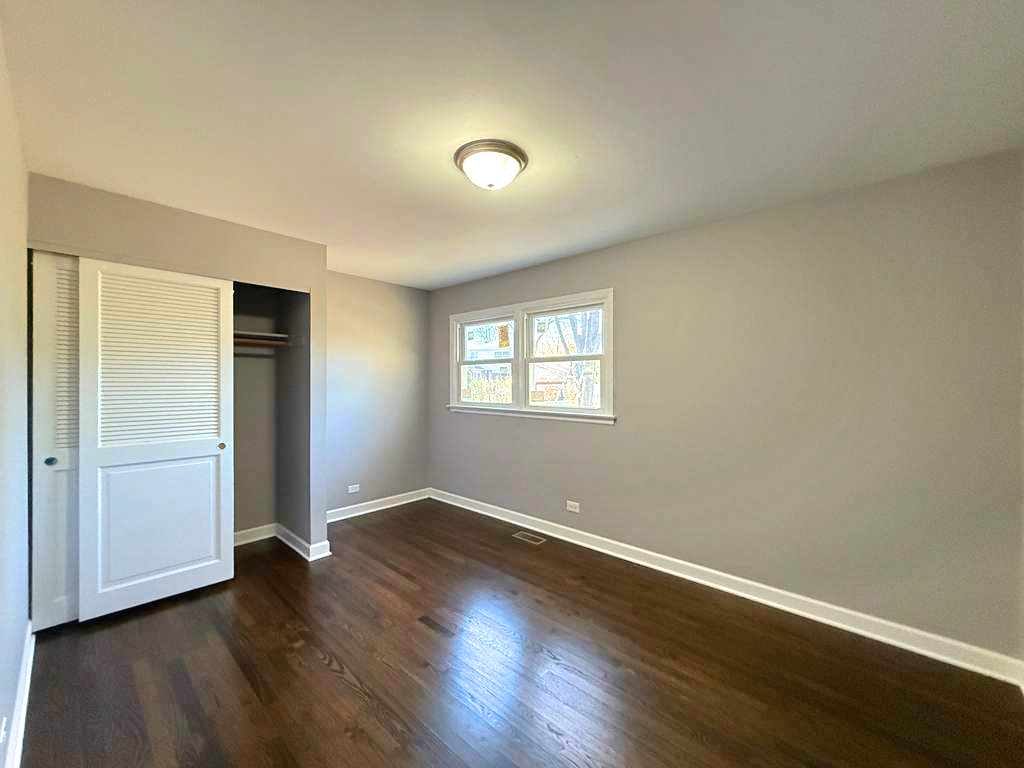 1704 S Highland Avenue, Arlington Heights, IL 60005