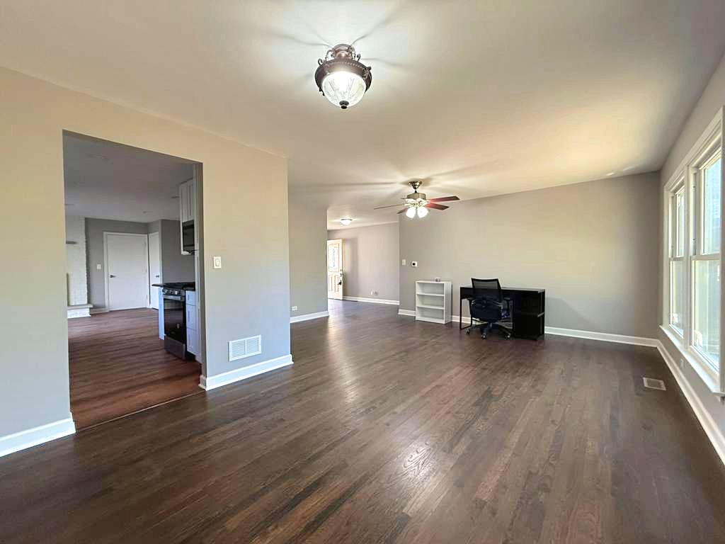 1704 S Highland Avenue, Arlington Heights, IL 60005