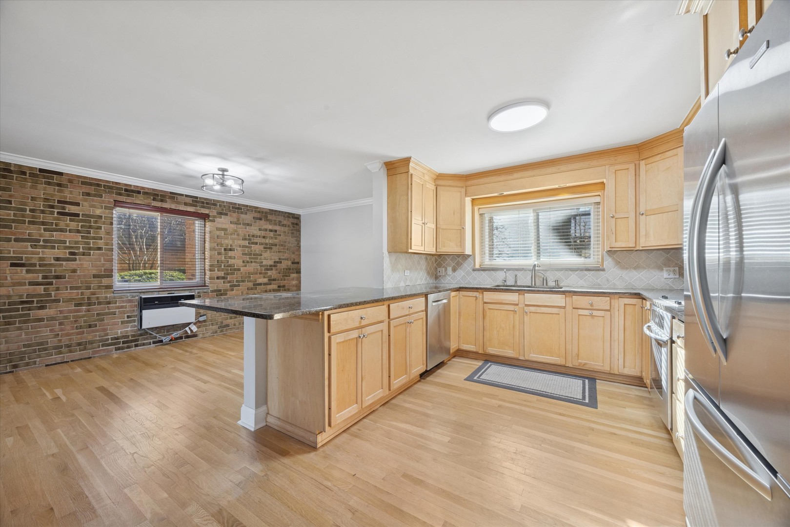 320 Claymoor Road #1A, Hinsdale, IL 60521