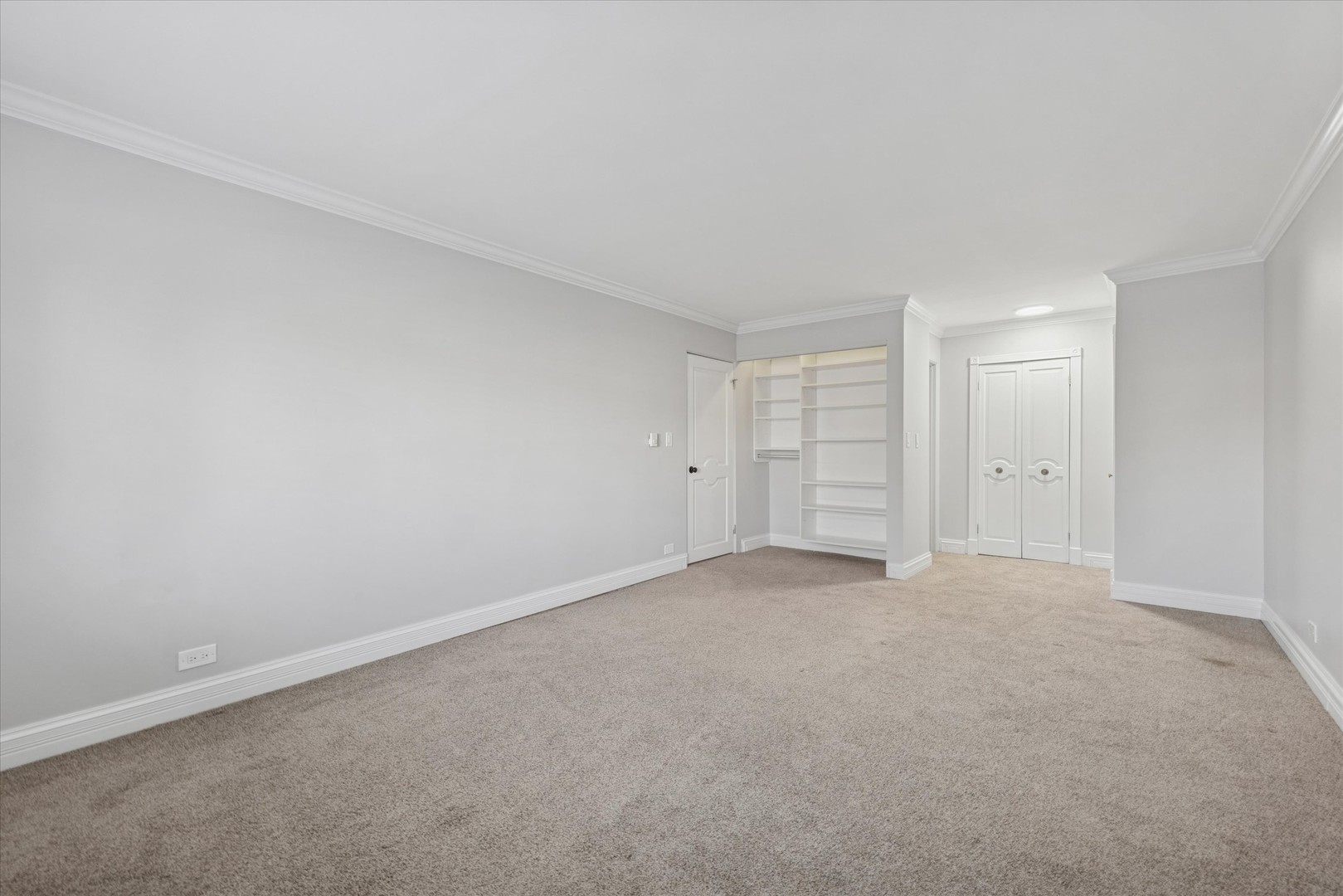 320 Claymoor Road #1A, Hinsdale, IL 60521