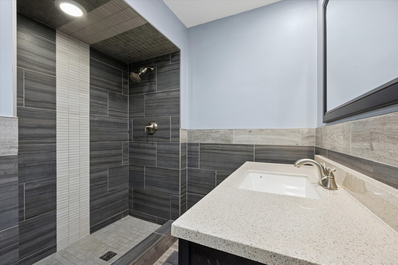 320 Claymoor Road #1A, Hinsdale, IL 60521