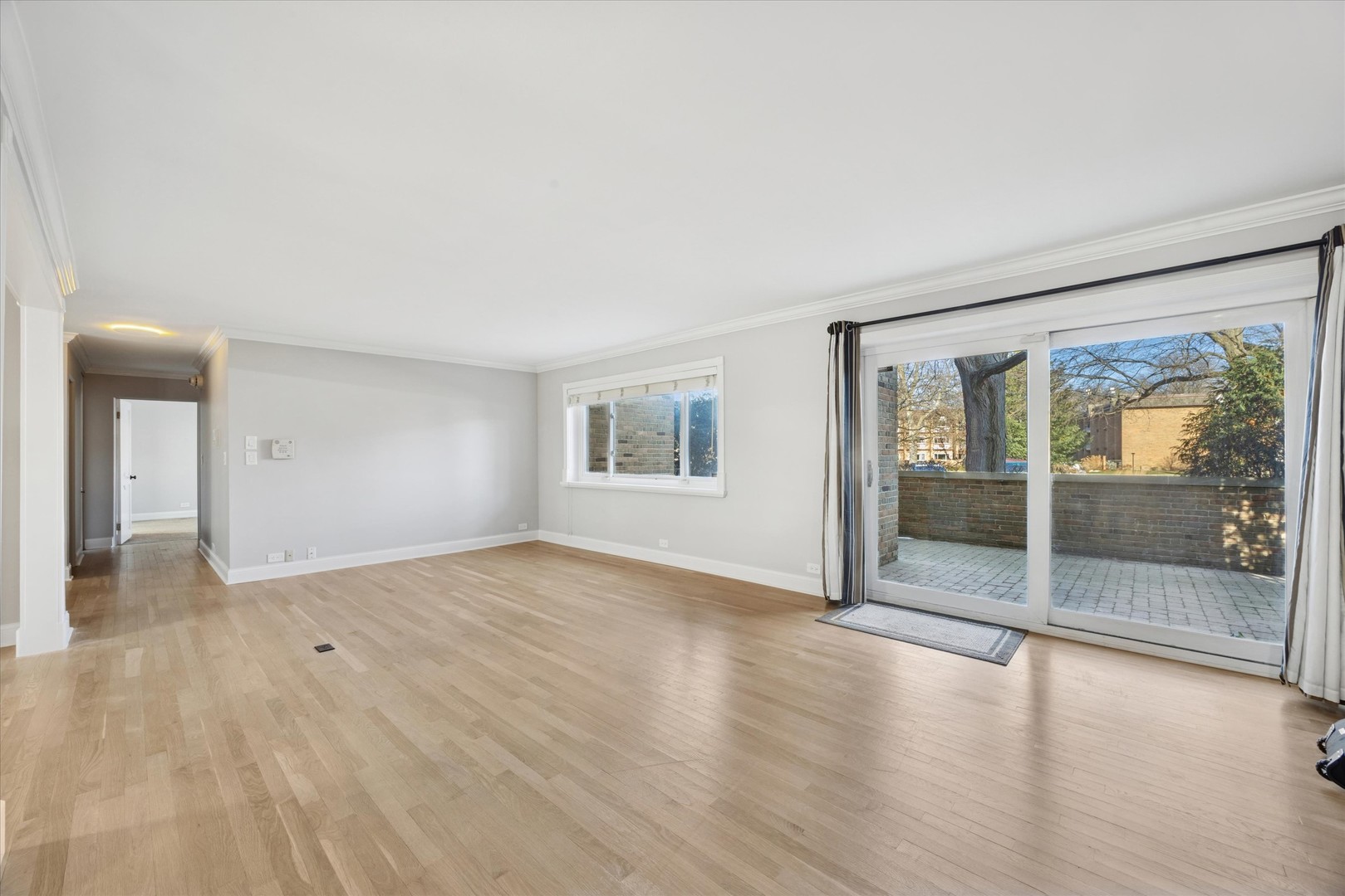 320 Claymoor Road #1A, Hinsdale, IL 60521