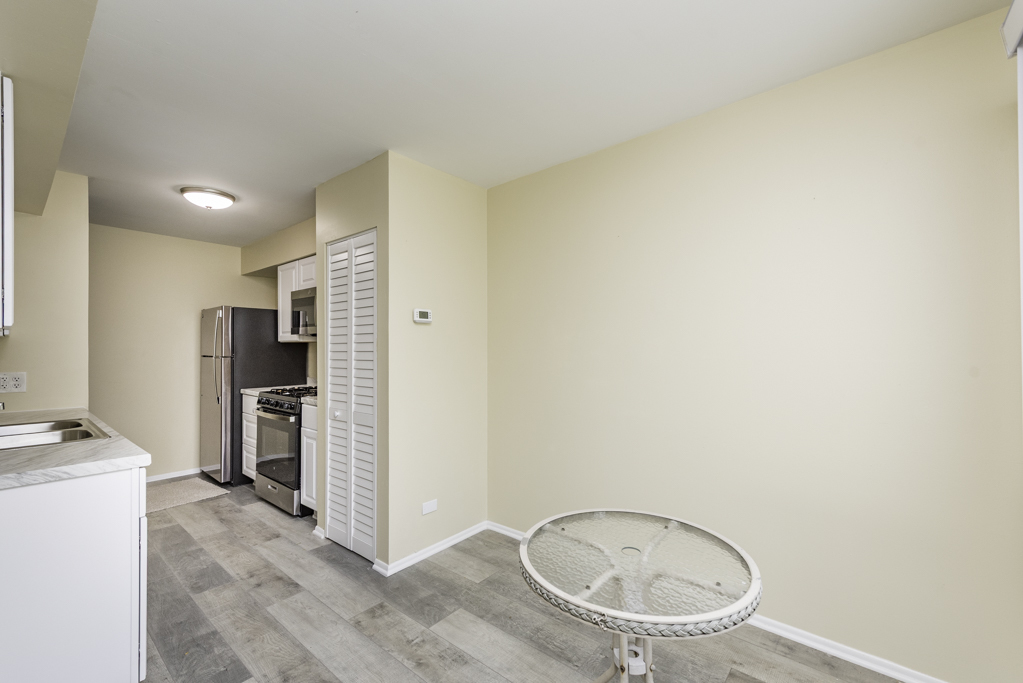 2634 Woodview Court, Waukegan, IL 60087