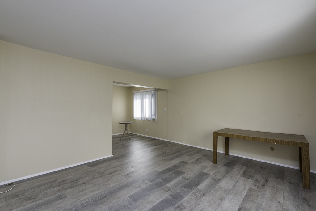 2634 Woodview Court, Waukegan, IL 60087