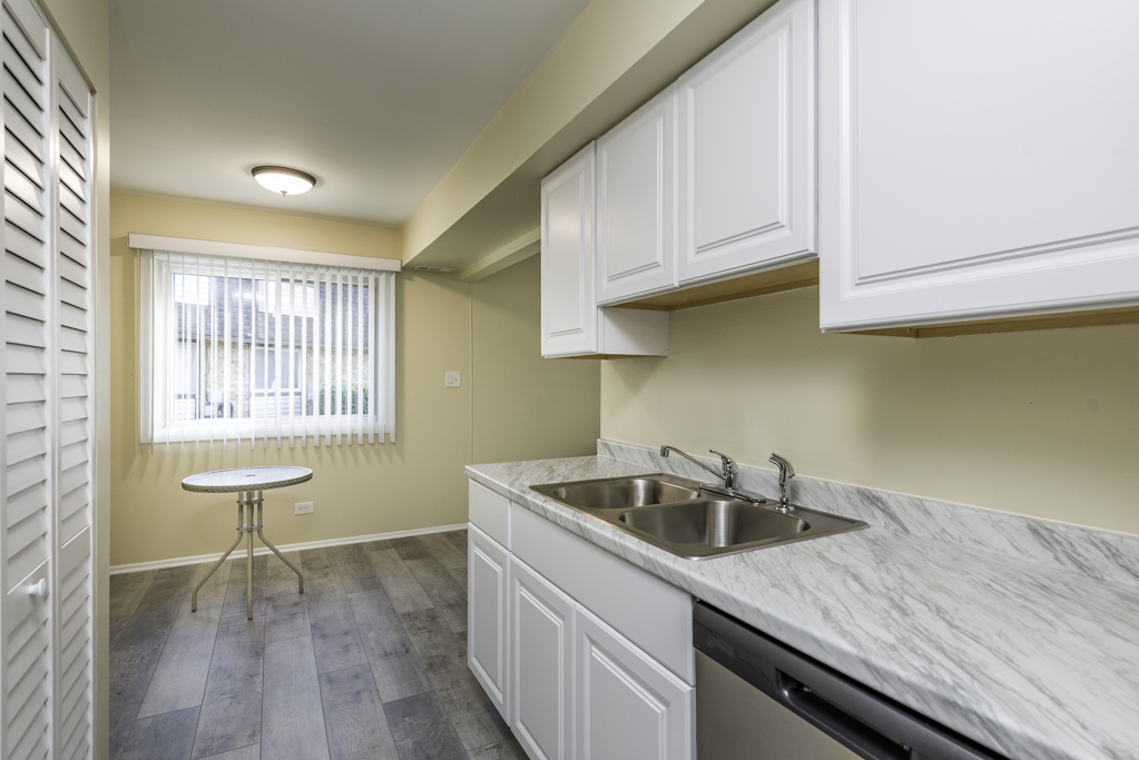 2634 Woodview Court, Waukegan, IL 60087