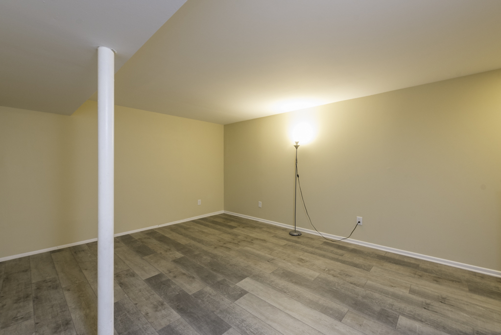 2634 Woodview Court, Waukegan, IL 60087