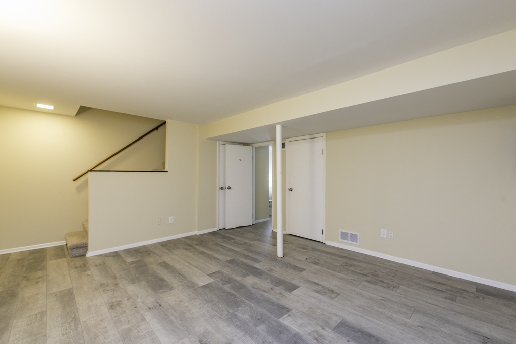 2634 Woodview Court, Waukegan, IL 60087