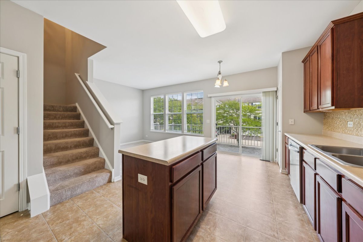 233 Jackson Street, Gilberts, IL 60136