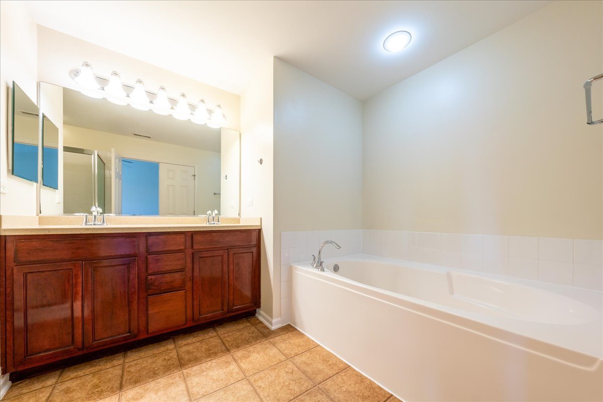 233 Jackson Street, Gilberts, IL 60136