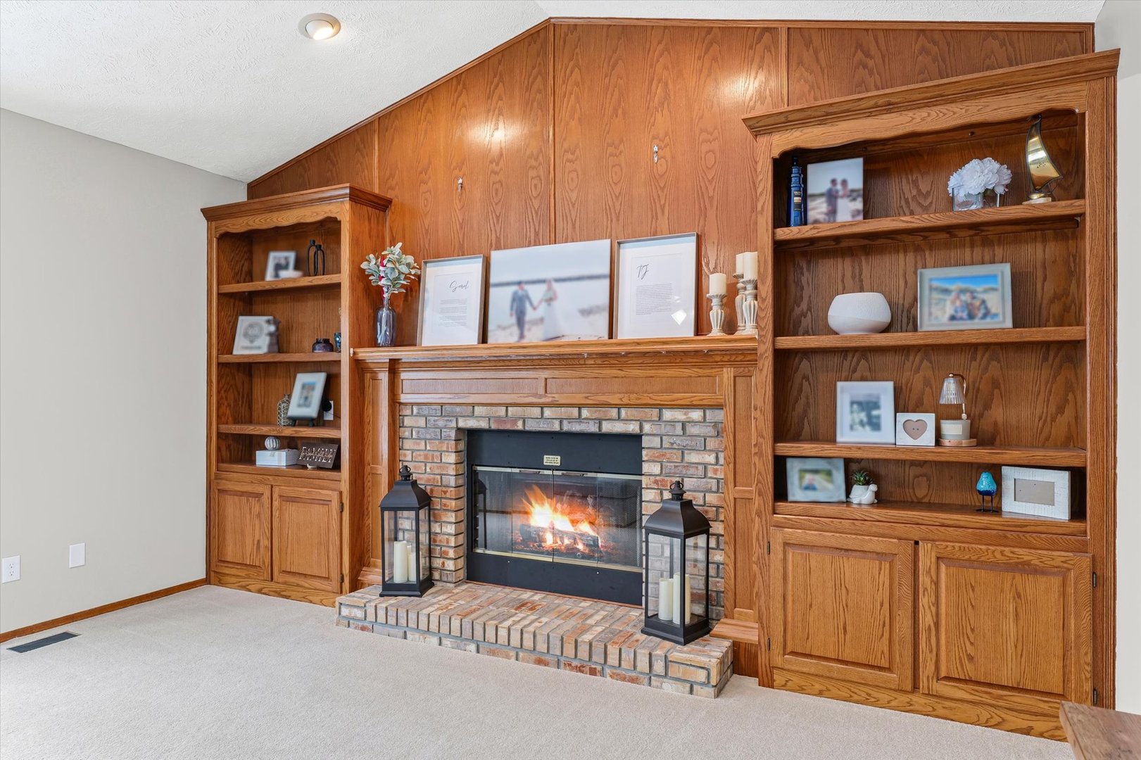 3 Earls Court, Bloomington, IL 61704