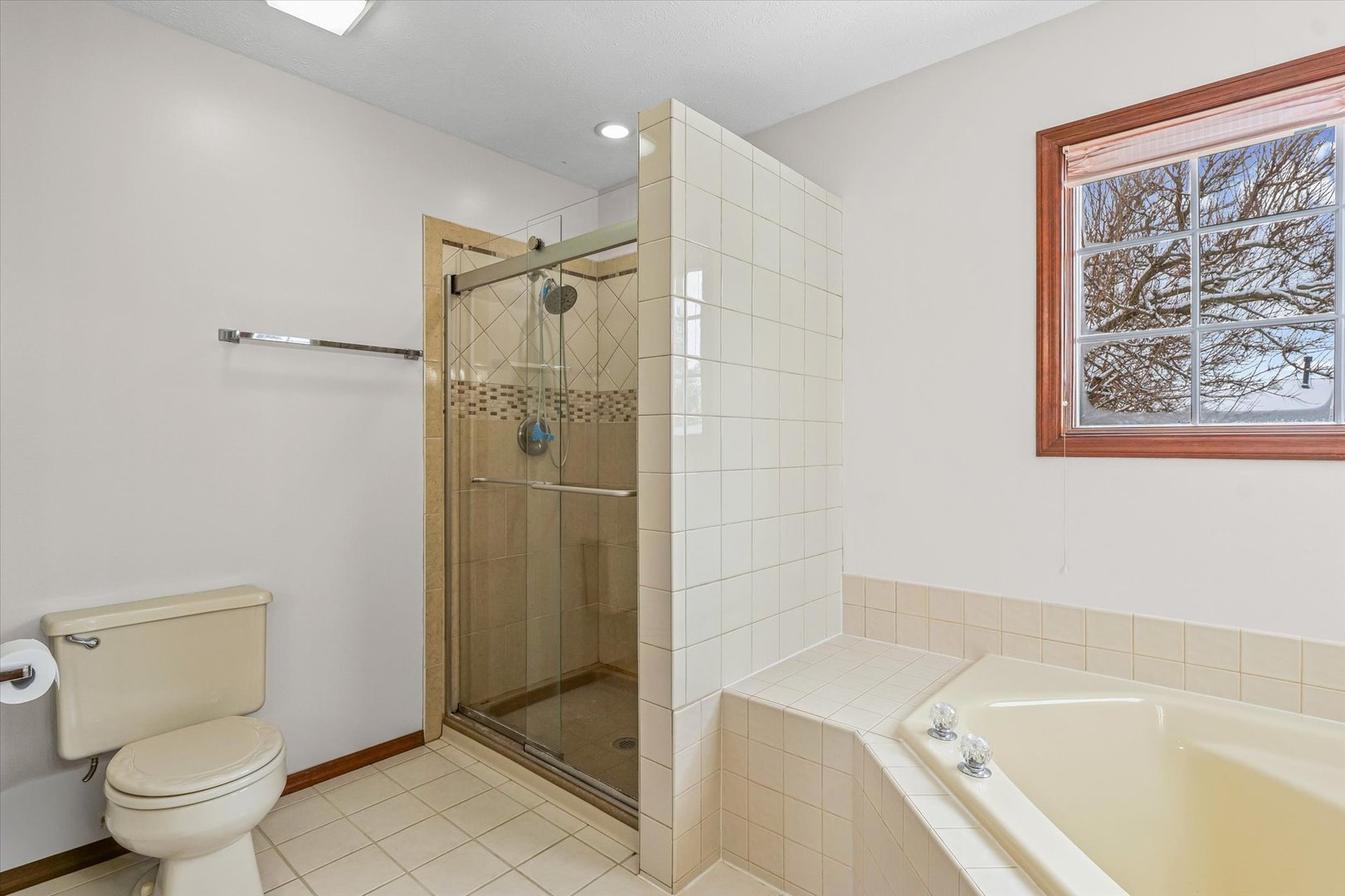 3 Earls Court, Bloomington, IL 61704