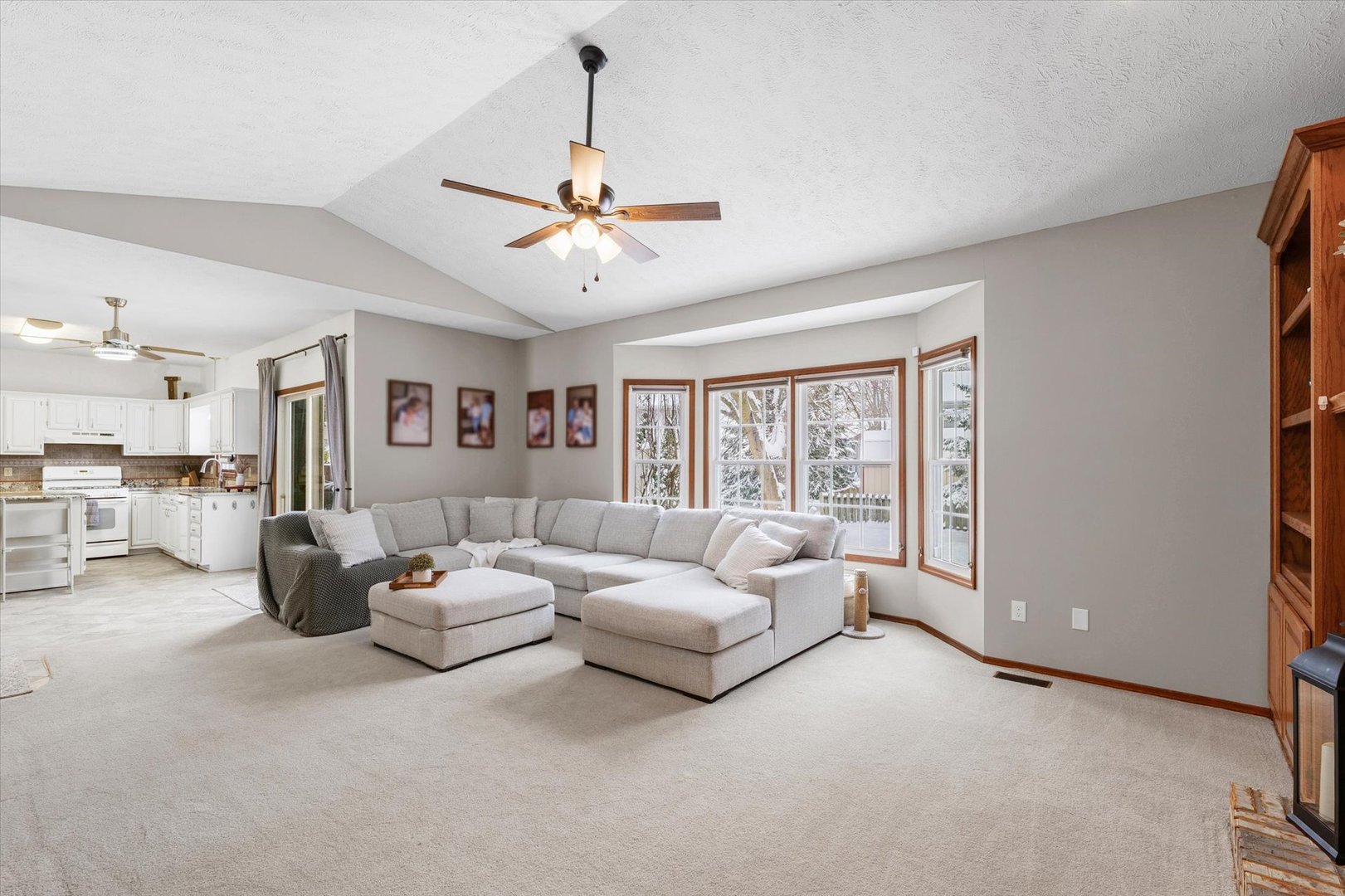 3 Earls Court, Bloomington, IL 61704