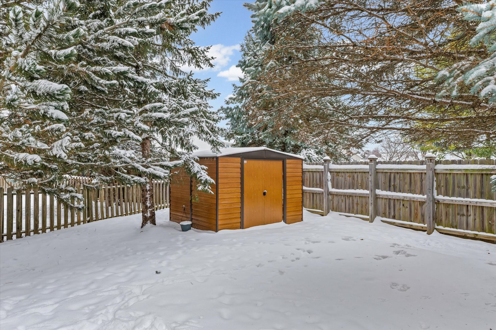 3 Earls Court, Bloomington, IL 61704