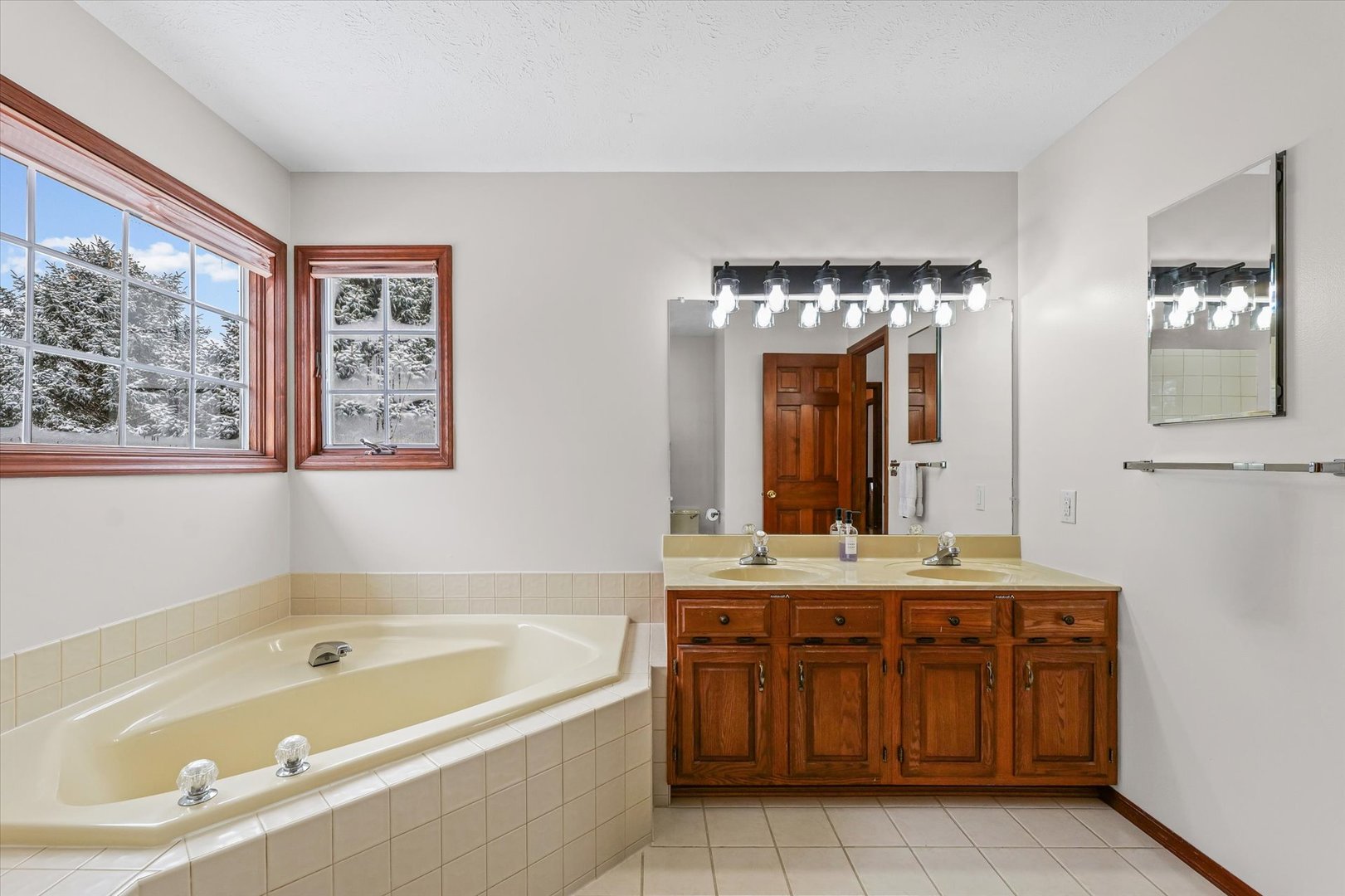 3 Earls Court, Bloomington, IL 61704