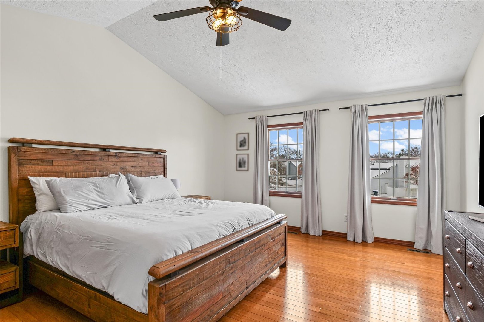 3 Earls Court, Bloomington, IL 61704