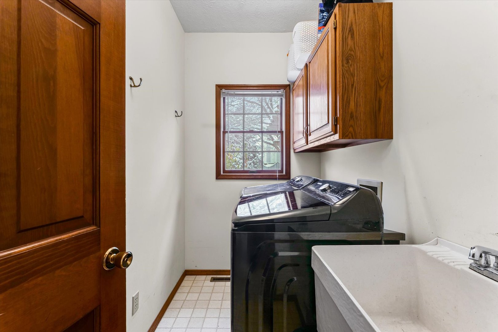 3 Earls Court, Bloomington, IL 61704