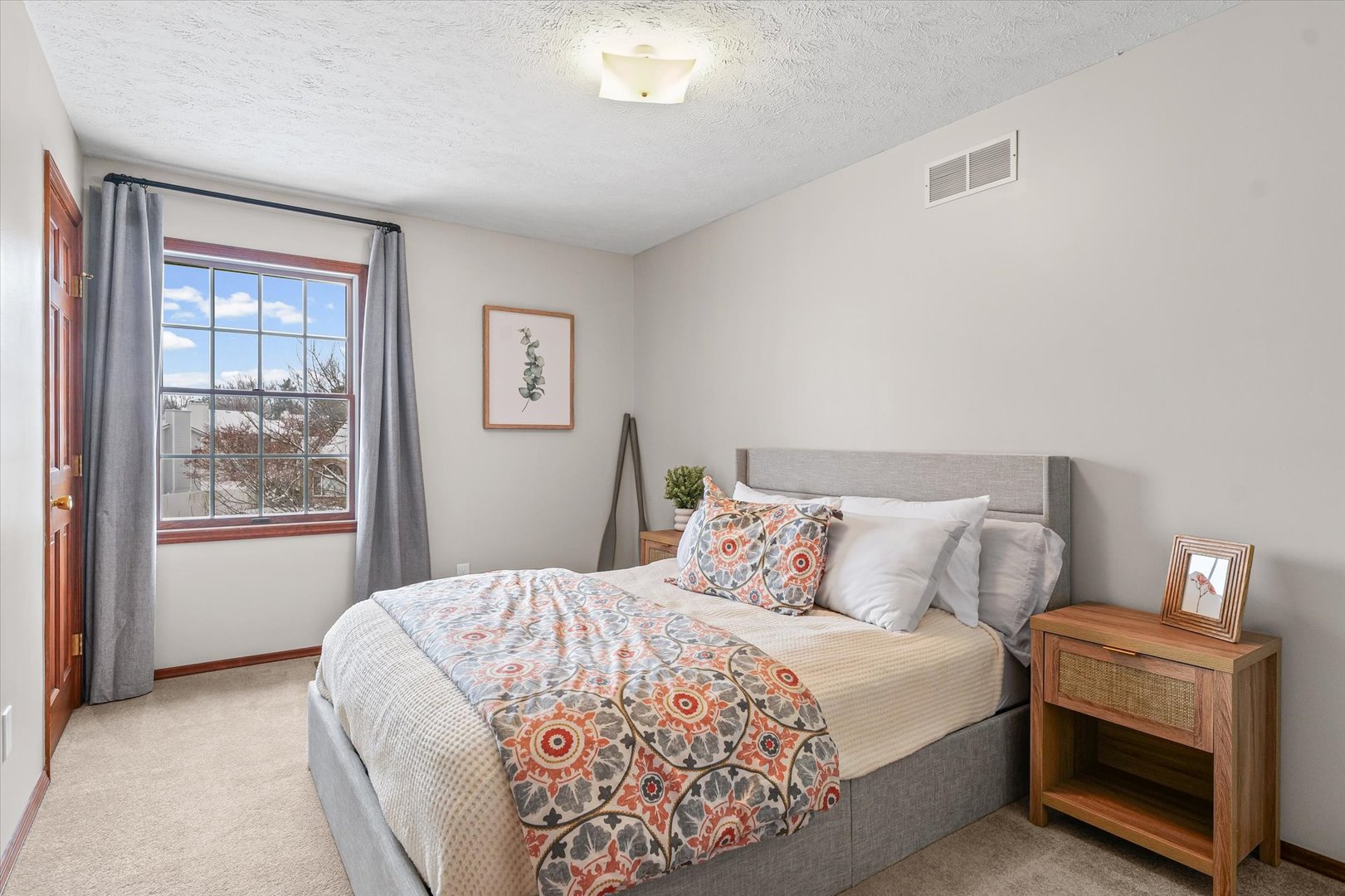 3 Earls Court, Bloomington, IL 61704