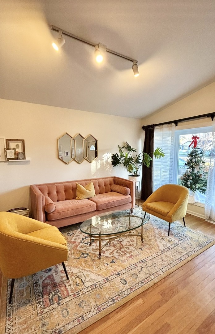 42 W Taylor Road, Lombard, IL 60148