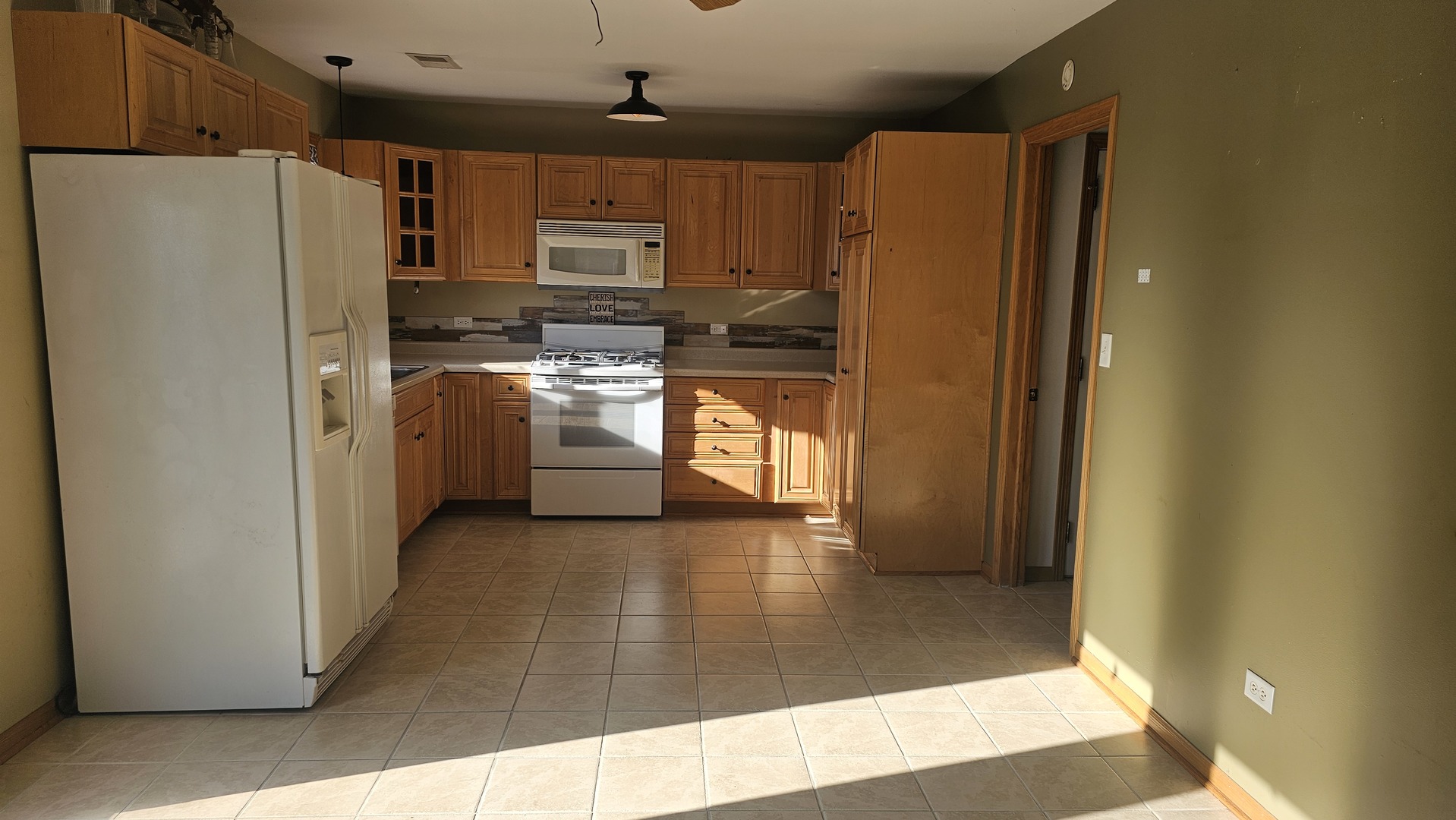 112 Cedarbend Drive, Romeoville, IL 60446