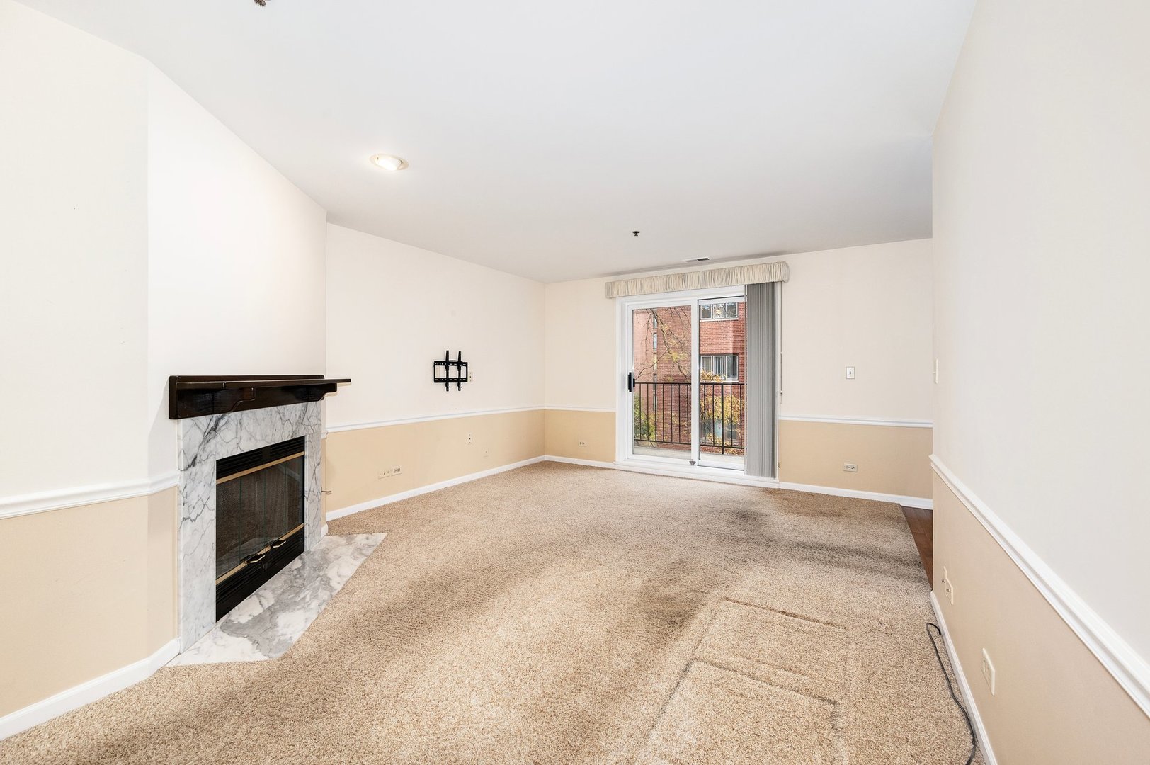 127 Acacia Circle #304, Indian Head Park, IL 60525