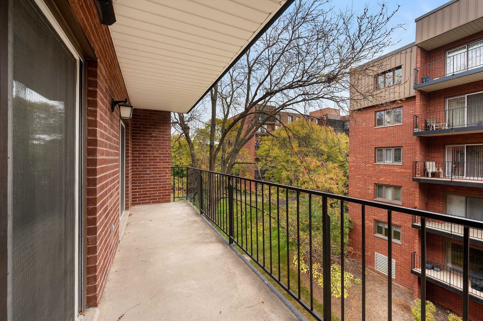 127 Acacia Circle #304, Indian Head Park, IL 60525