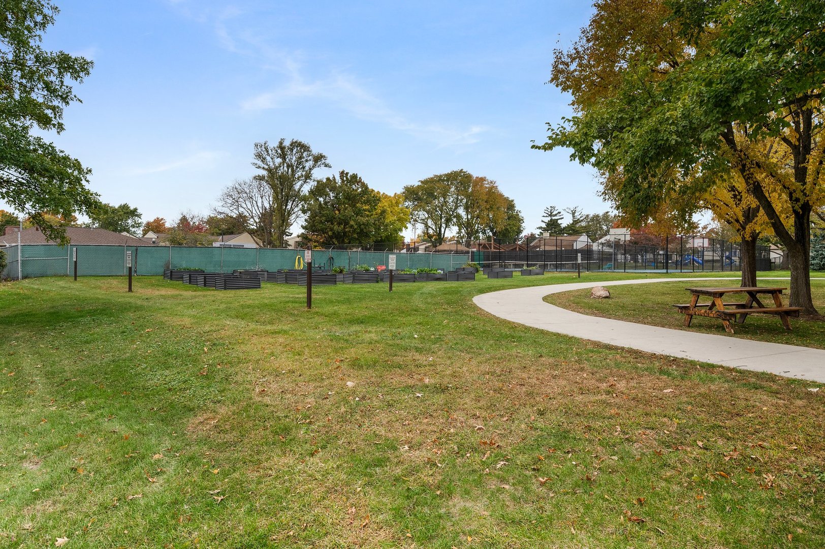 127 Acacia Circle #304, Indian Head Park, IL 60525