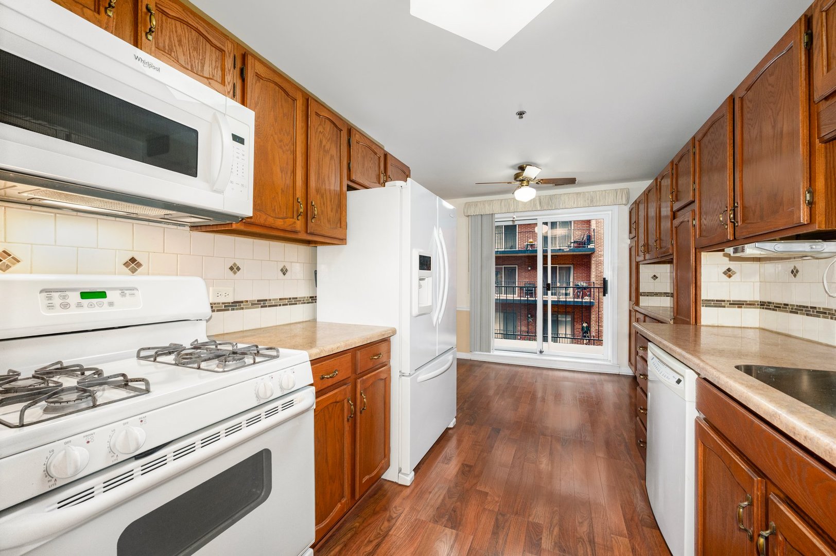 127 Acacia Circle #304, Indian Head Park, IL 60525