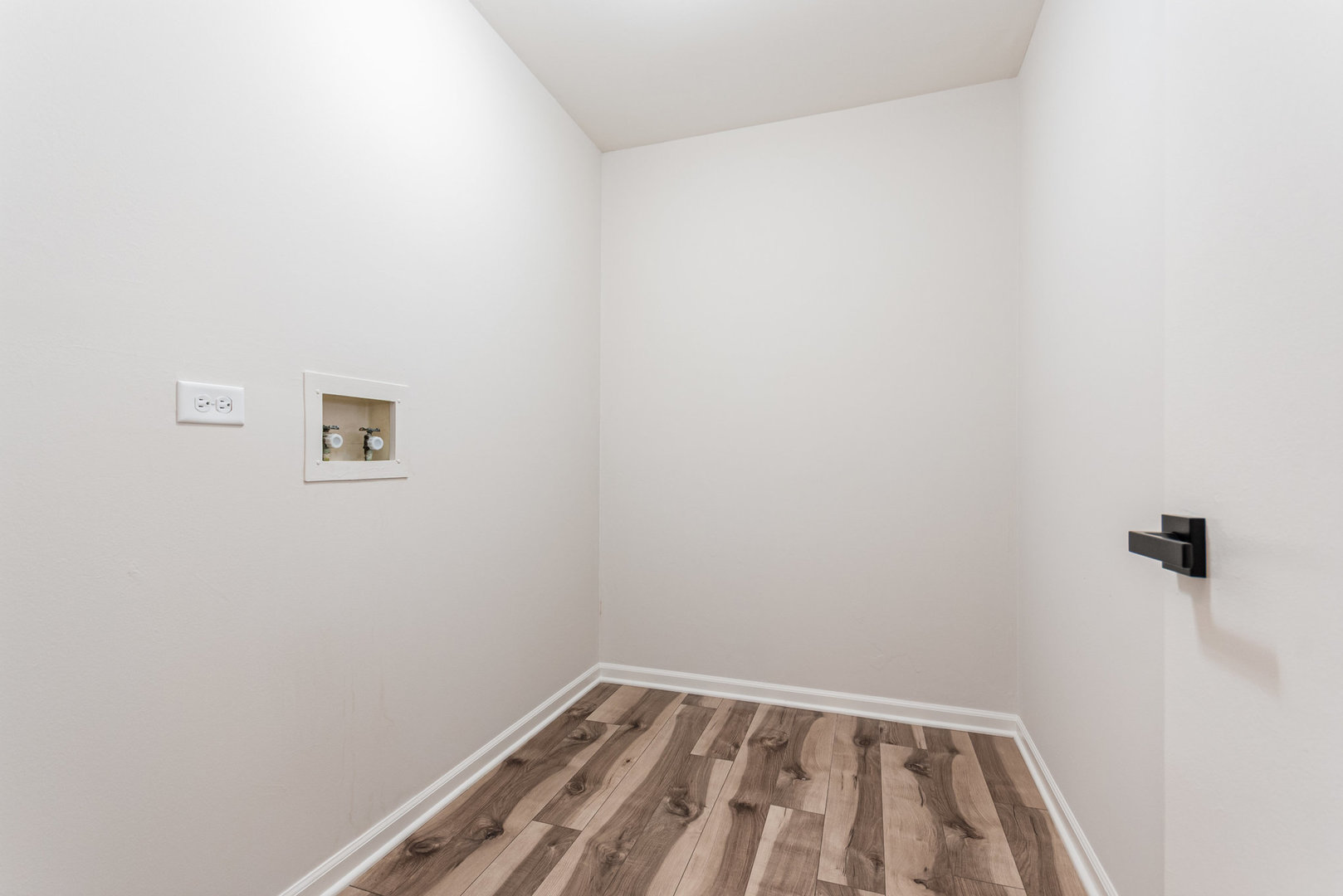 95 W Stevenson Drive, Glendale Heights, IL 60139