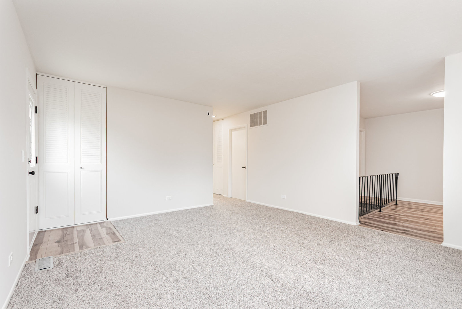 95 W Stevenson Drive, Glendale Heights, IL 60139